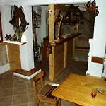 919a Apartment *