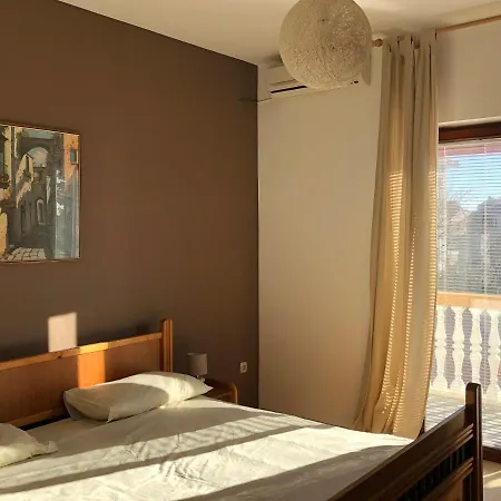 Apartment 919a