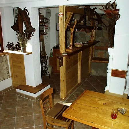 919a Apartment *